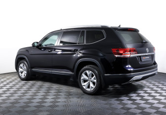 Подержанный автомобиль Volkswagen Teramont 2018 года (7 фото)