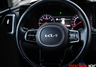 Подержанный автомобиль Kia Sorento 2022 года (12 фото)