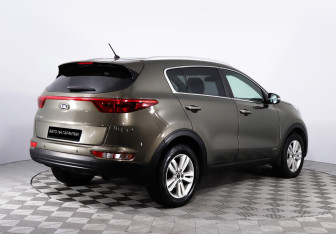 Подержанный автомобиль Kia Sportage 2016 года (3 фото)
