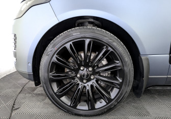 Подержанный автомобиль Land Rover Range Rover 2018 года (18 фото)