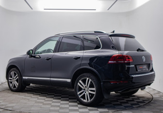 Подержанный автомобиль Volkswagen Touareg 2013 года (3 фото)