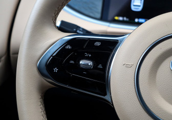 Подержанный автомобиль Voyah Free 2023 года (24 фото)