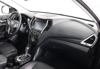 Подержанный автомобиль Hyundai Santa Fe 2016 года (9 фото)