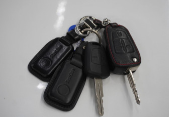 Подержанный автомобиль Opel Antara 2013 года (17 фото)