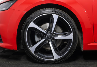 Подержанный автомобиль Audi TT Coupe 2016 года (18 фото)