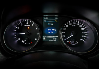 Подержанный автомобиль Nissan Qashqai 2017 года (13 фото)