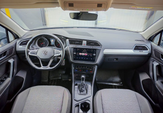 Подержанный автомобиль Volkswagen Tiguan 2021 года (11 фото)