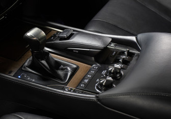 Подержанный автомобиль Lexus LX 2017 года (19 фото)