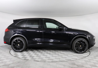 Подержанный автомобиль Porsche Cayenne 2012 года (4 фото)