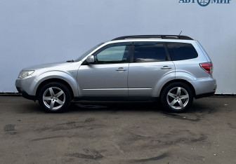 Подержанный автомобиль Subaru Forester Suv 2008 года (8 фото)