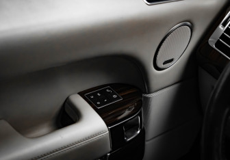 Подержанный автомобиль Land Rover Range Rover 2016 года (13 фото)