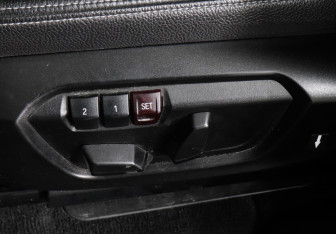 Подержанный автомобиль BMW X3 2017 года (16 фото)