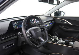 Подержанный автомобиль Omoda C5 2023 года (13 фото)