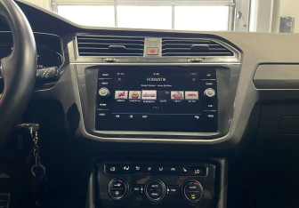 Подержанный автомобиль Volkswagen Tiguan 2019 года (16 фото)