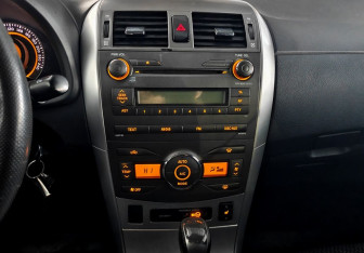 Подержанный автомобиль Toyota Corolla Sedan 2010 года (14 фото)