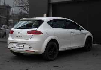 Подержанный автомобиль SEAT Leon Hatchback 2012 года (5 фото)