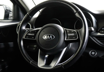Подержанный автомобиль Kia Cerato Sedan 2020 года (11 фото)