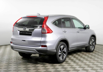 Подержанный автомобиль Honda CR-V 2018 года (3 фото)