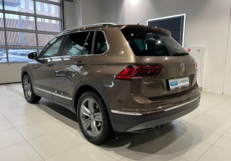 Подержанный автомобиль Volkswagen Tiguan 2018 года (7 фото)