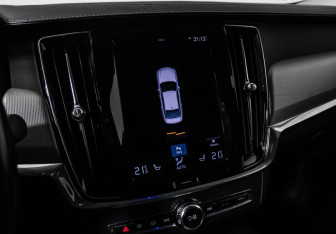 Подержанный автомобиль Volvo S90 2019 года (18 фото)