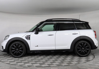 Подержанный автомобиль MINI Countryman 2019 года (8 фото)