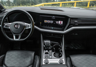Подержанный автомобиль Volkswagen Touareg 2019 года (10 фото)