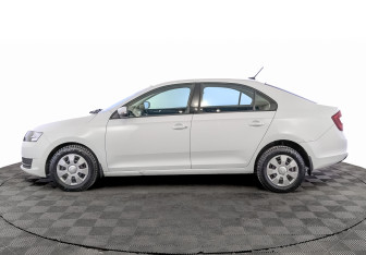 Подержанный автомобиль Skoda Rapid Liftback 2019 года (8 фото)
