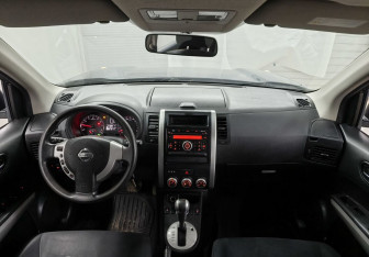 Подержанный автомобиль Nissan X-Trail 2012 года (11 фото)