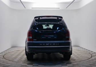Подержанный автомобиль SsangYong Rexton 2008 года (6 фото)