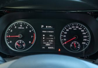 Подержанный автомобиль Kia K5 2021 года (12 фото)