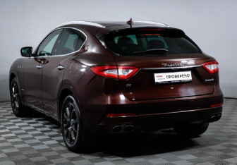 Подержанный автомобиль Maserati Levante 2017 года (7 фото)