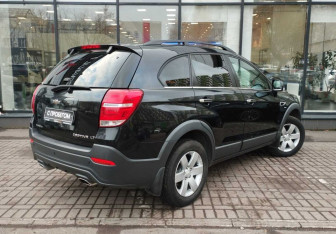 Подержанный автомобиль Chevrolet Captiva 2013 года (8 фото)