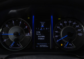 Подержанный автомобиль Toyota Fortuner 2017 года (11 фото)