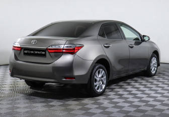 Подержанный автомобиль Toyota Corolla Sedan 2016 года (3 фото)