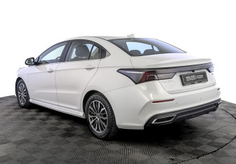 Подержанный автомобиль Omoda S5 2023 года (7 фото)