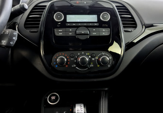 Подержанный автомобиль Renault Kaptur 2021 года (15 фото)