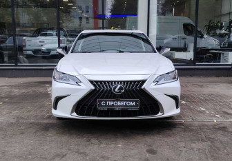 Подержанный автомобиль Lexus ES 2021 года (2 фото)