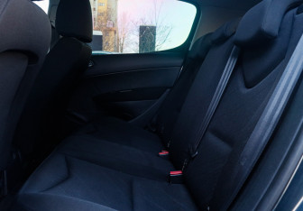 Подержанный автомобиль Peugeot 308 Hatchback 2012 года (10 фото)