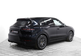 Подержанный автомобиль Porsche Cayenne 2021 года (5 фото)