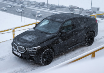 Подержанный автомобиль BMW X6 2021 года (6 фото)