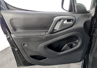 Подержанный автомобиль Opel Combo 2021 года (19 фото)