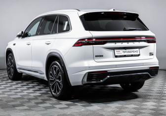Подержанный автомобиль Geely Monjaro 2026 года (7 фото)