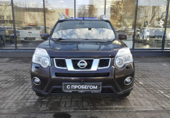 Подержанный автомобиль Nissan X-Trail 2013 года (2 фото)