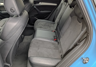 Подержанный автомобиль Audi SQ5 2019 года (18 фото)