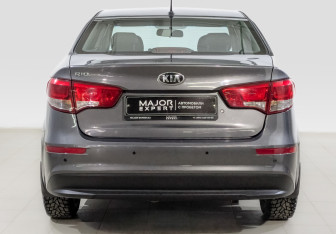 Подержанный автомобиль Kia Rio Sedan 2015 года (6 фото)