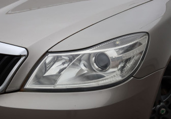 Подержанный автомобиль Skoda Octavia Liftback 2010 года (20 фото)