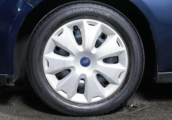 Подержанный автомобиль Ford Focus Hatchback 2013 года (8 фото)