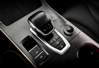 Подержанный автомобиль Omoda C5 2023 года (27 фото)