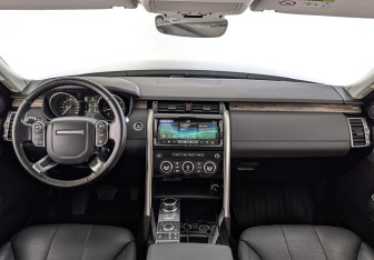 Подержанный автомобиль Land Rover Discovery 2017 года (14 фото)