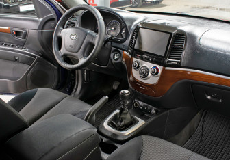 Подержанный автомобиль Hyundai Santa Fe 2007 года (11 фото)